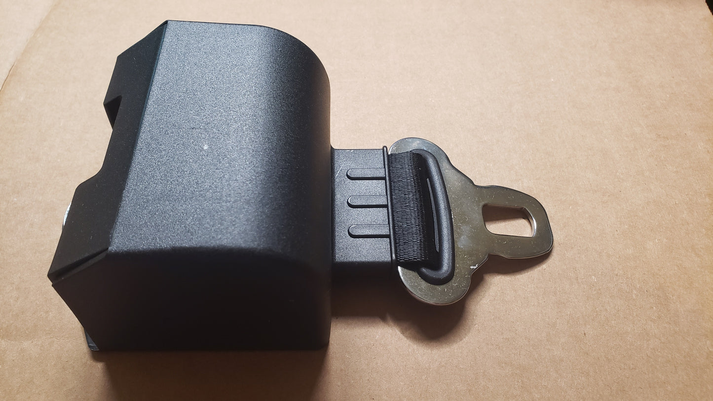 Seat Belts - Male Retractable
