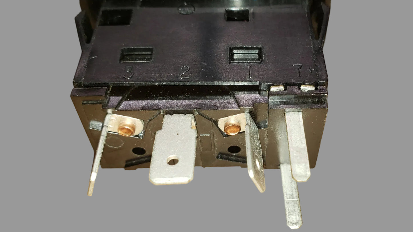 Wheeled Coach Switch - On/On
