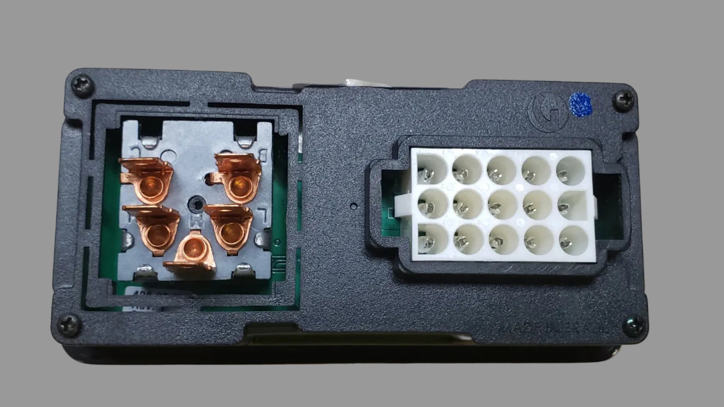 Webasto / Frigiking 5012814C05 Temperature Control Head – 15-Pin A/C & Heat Controller (3-Speed Blower)